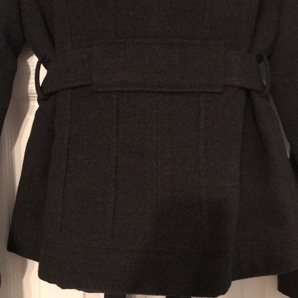 Woman’s short winter coat - Picture 8 of 12